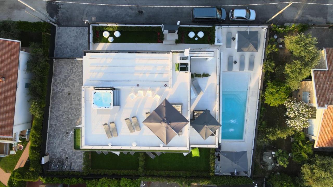 Magic Luxury Apartments Бардолино Екстериор снимка