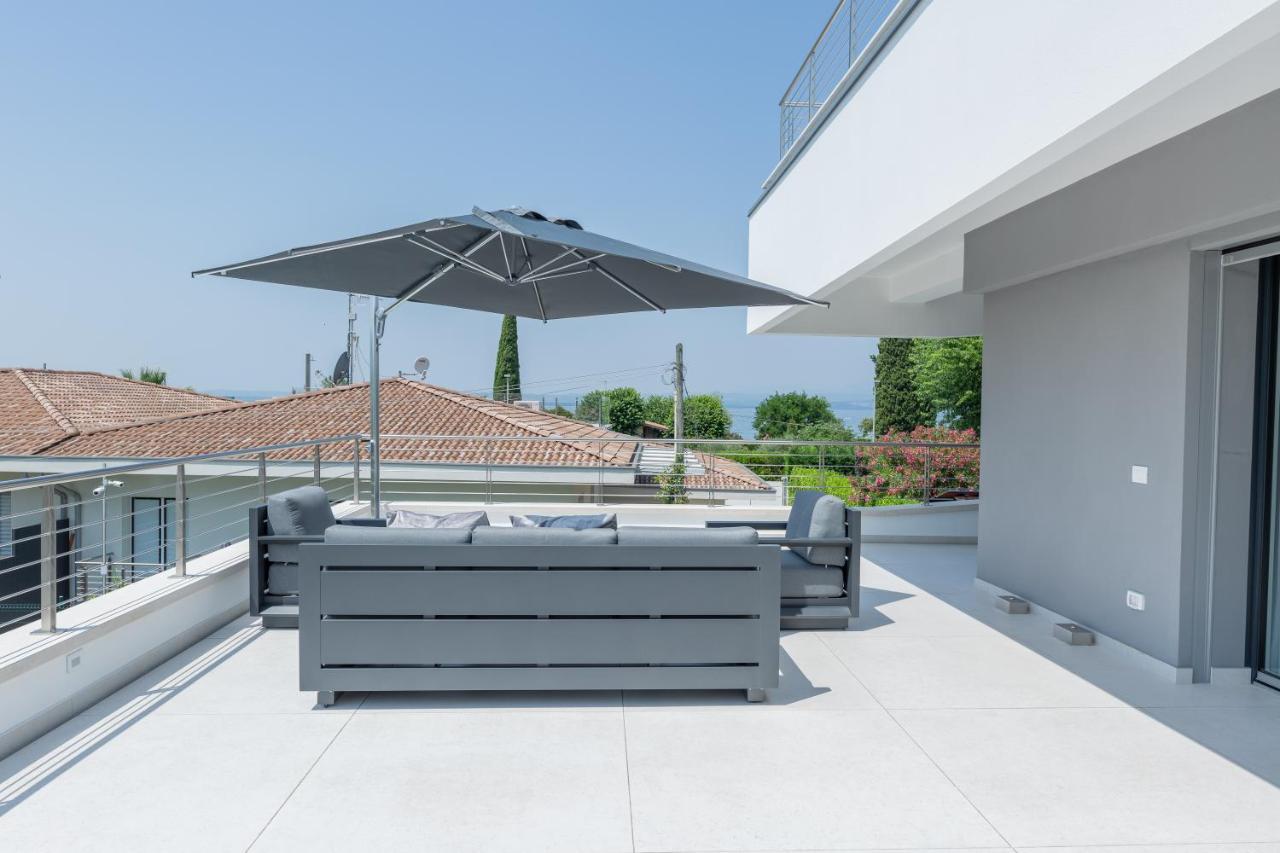 Magic Luxury Apartments Бардолино Екстериор снимка