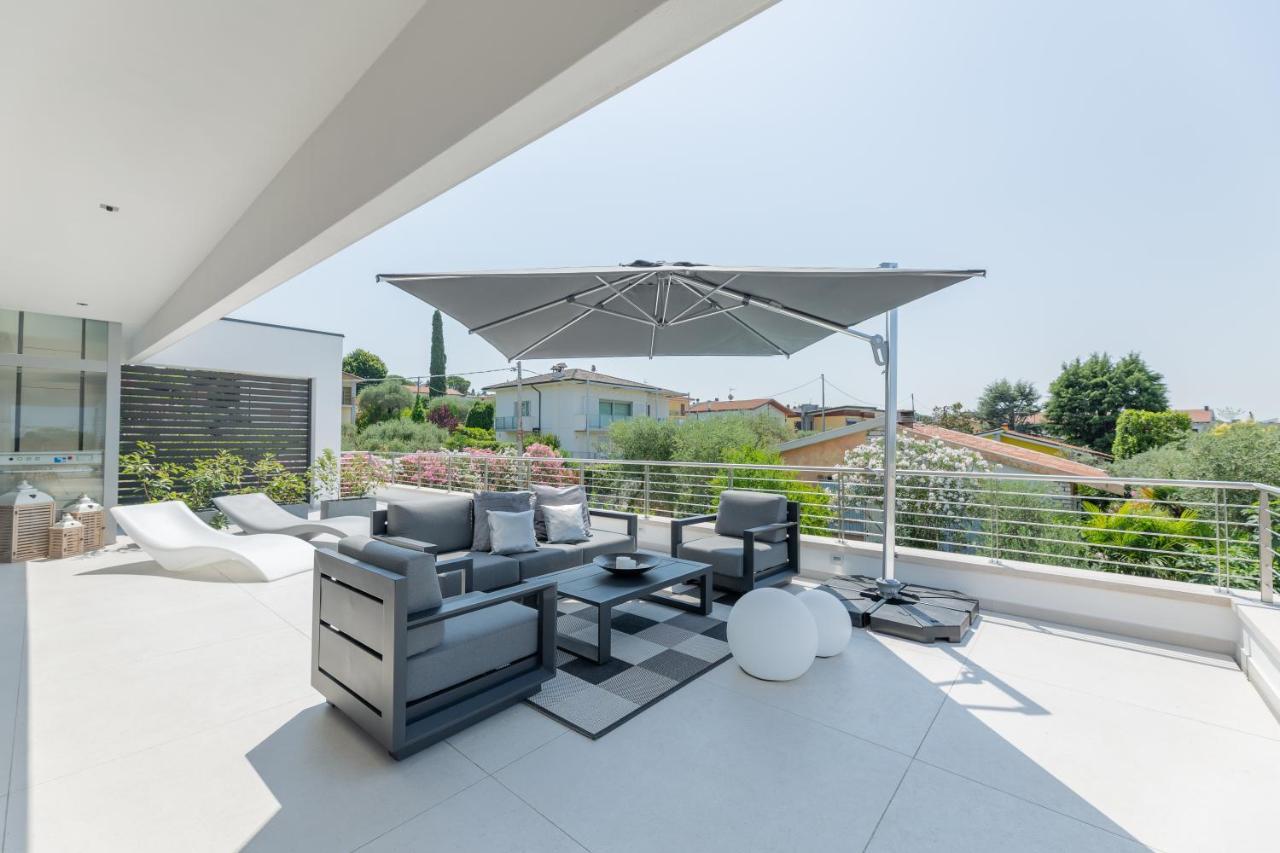 Magic Luxury Apartments Бардолино Екстериор снимка