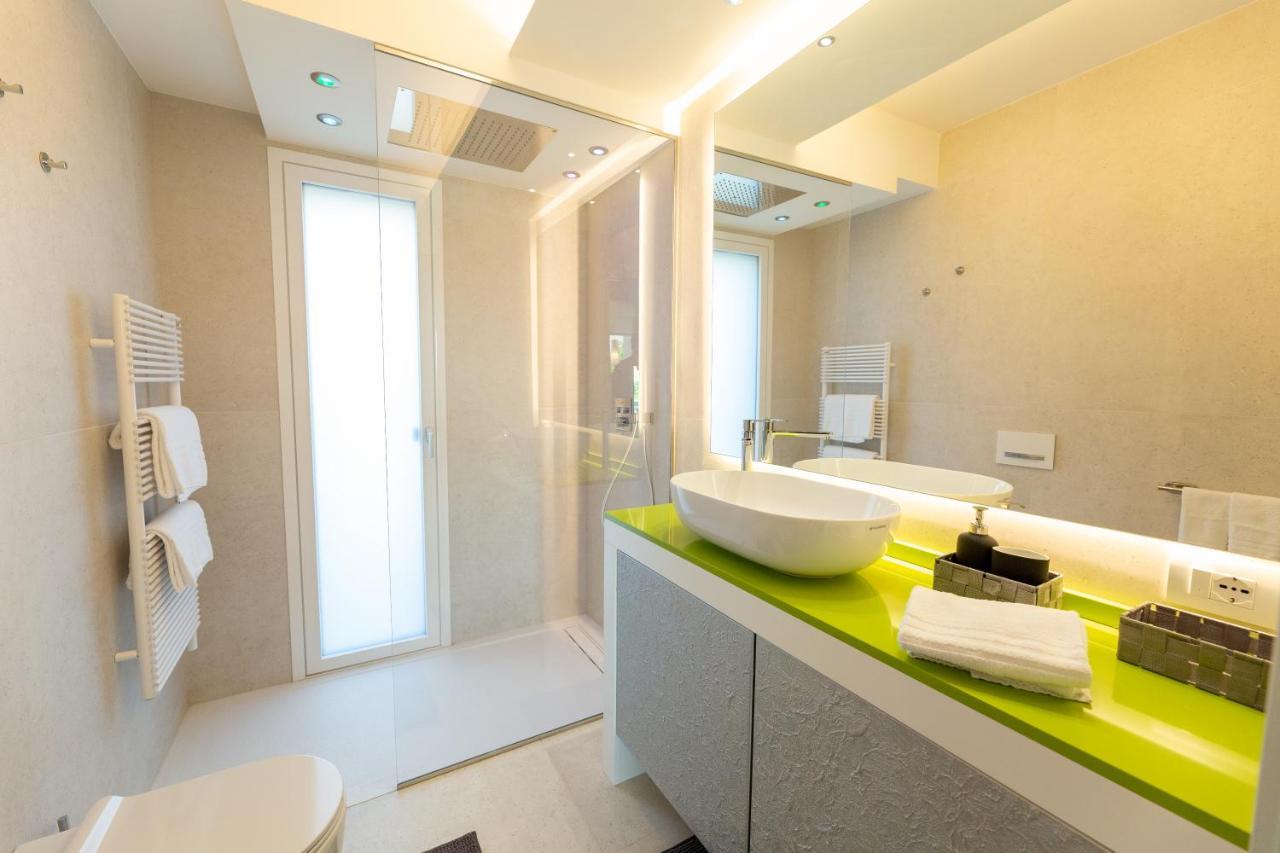 Magic Luxury Apartments Бардолино Екстериор снимка